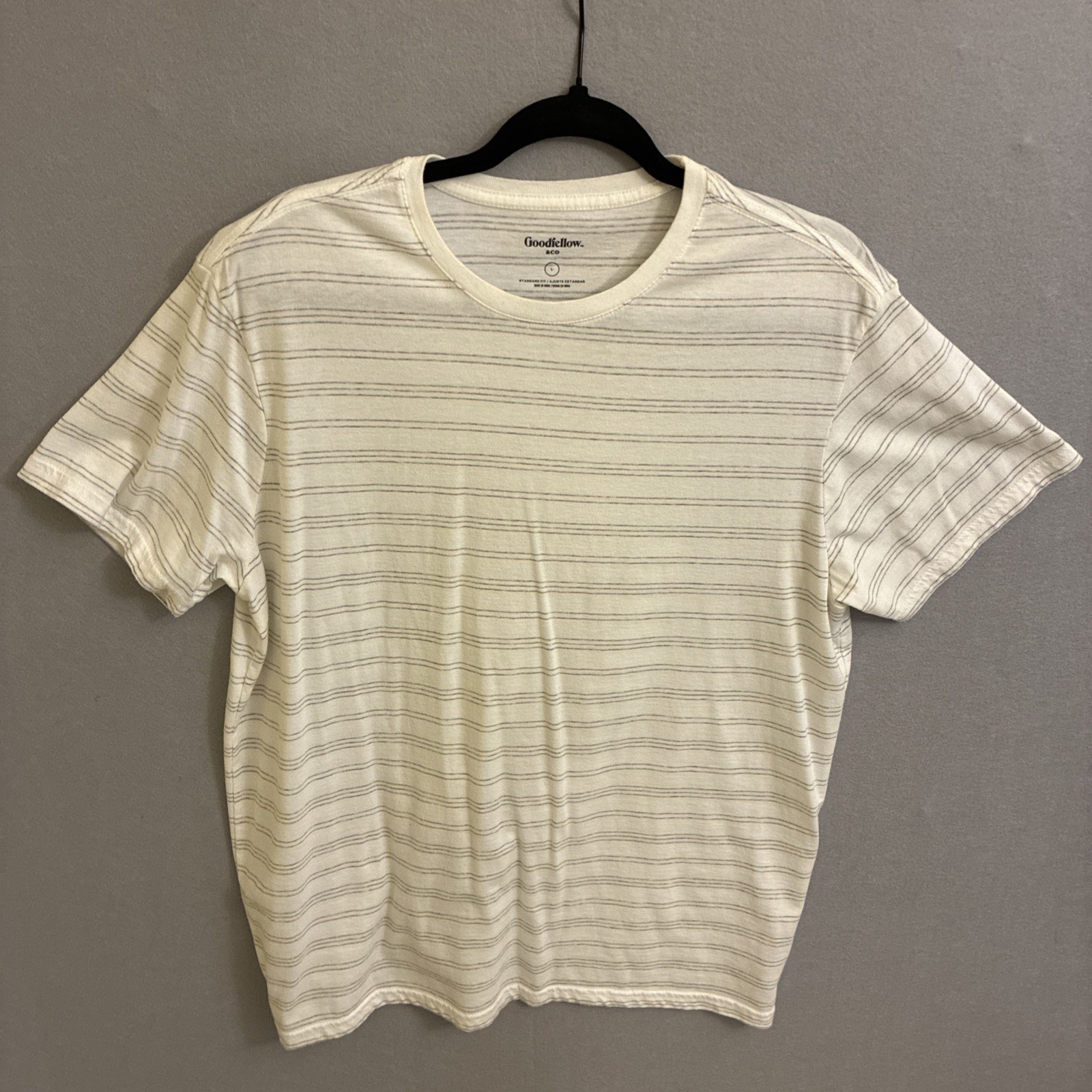 Goodfellow Men’s T-Shirt Crew Neck White with grey Sripes Size L