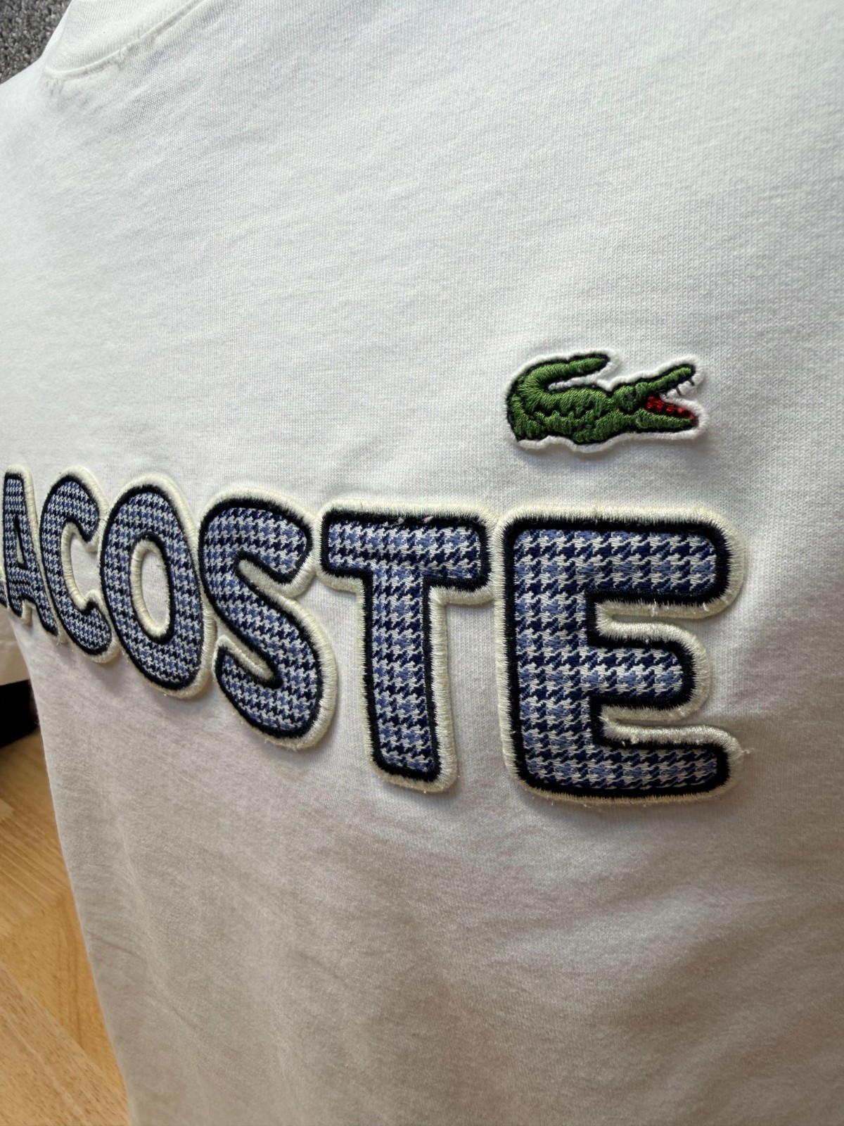 Lacoste T-Shirt Men’s M 4 White Houndstooth Graphic Spell-Out Croc Applique