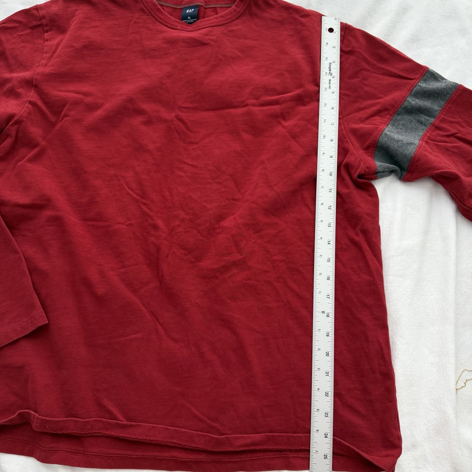 Gap Men’s Red Gray Long Sleeve Crew Neck T-Shirt XL Cotton Contrasting Trim