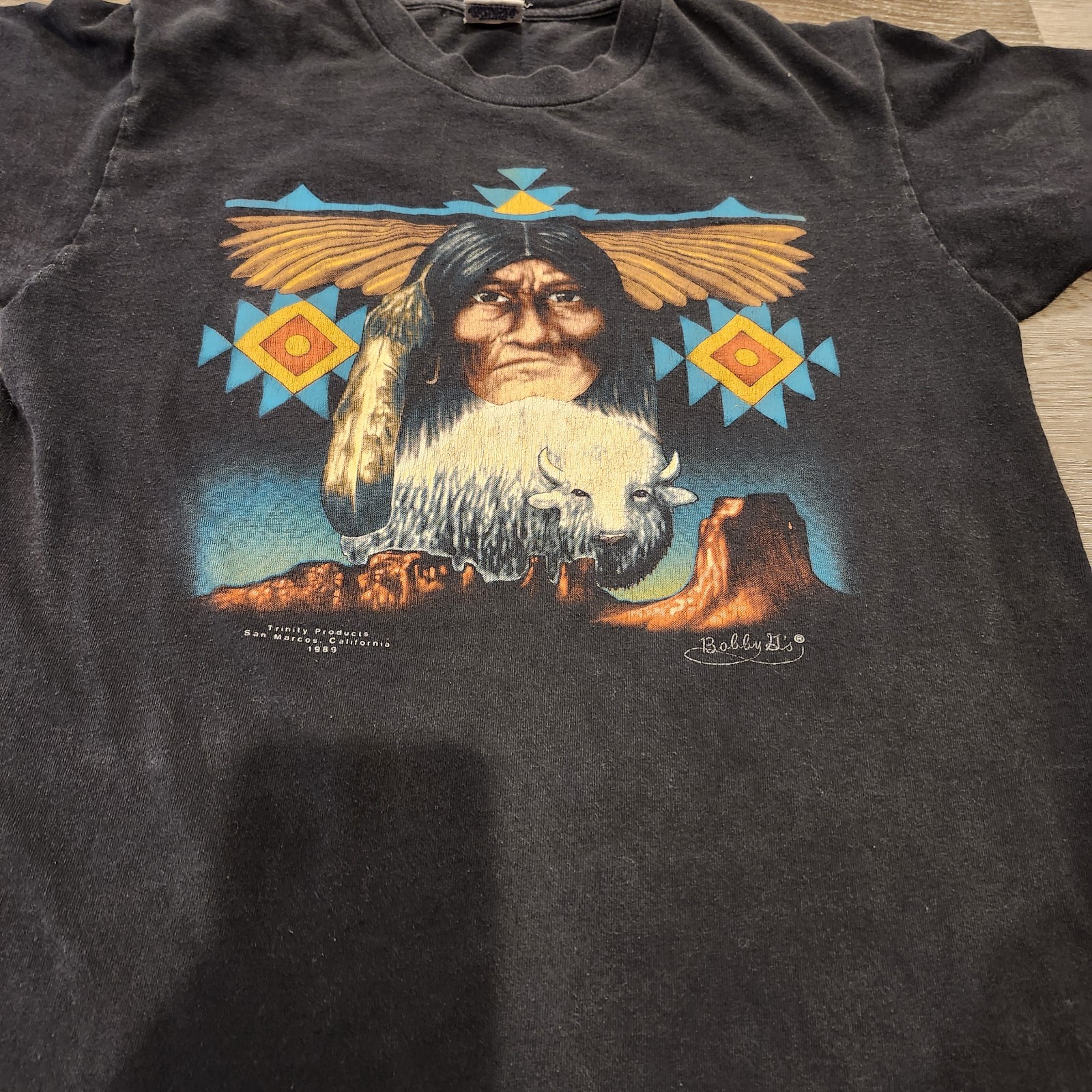 1989 Native American Indian Bison Trinity Products Shirt M Single Stitch USA