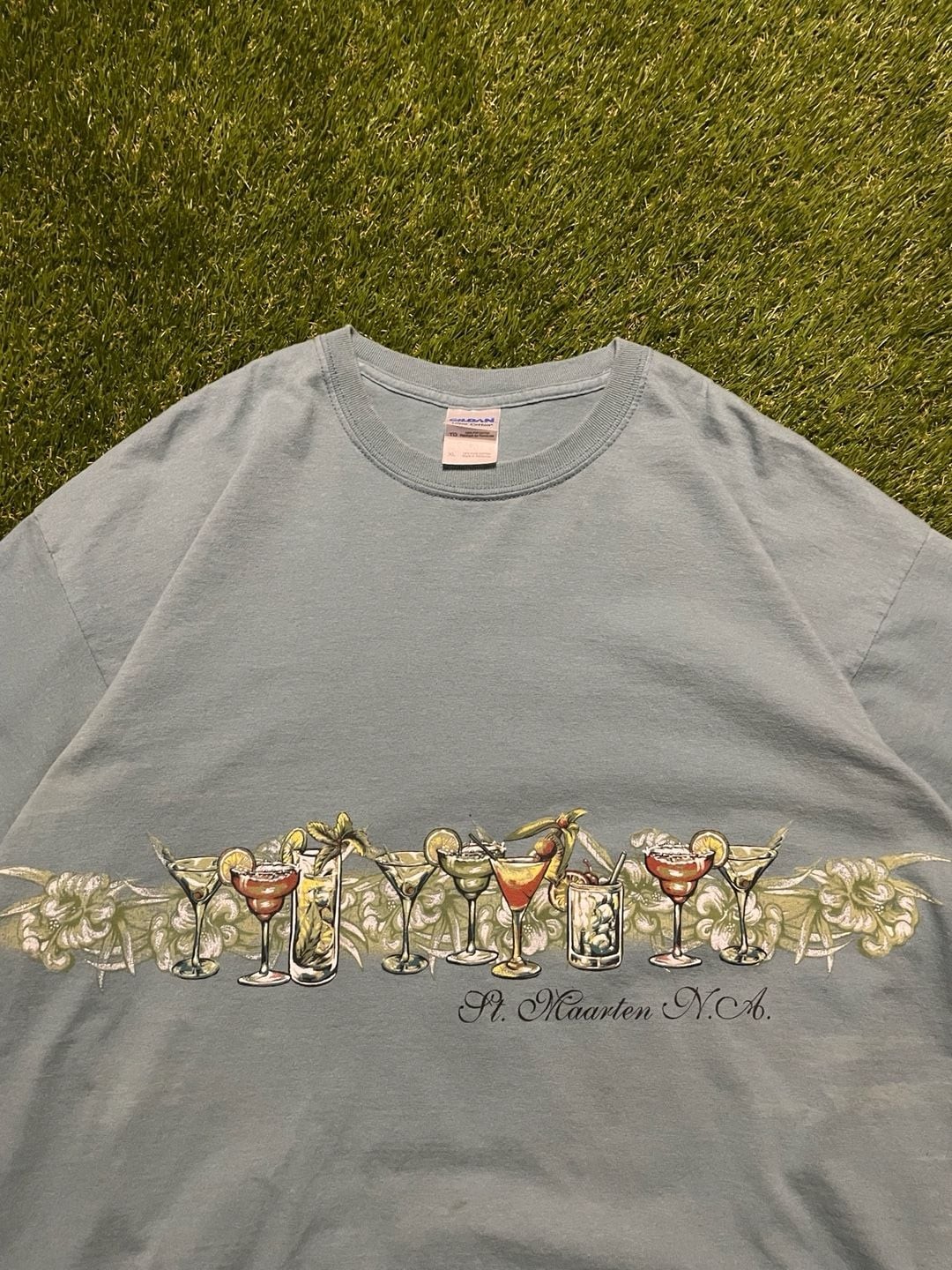 Y2K Gildan Ultra Cotton St. Maarten N.A. Tropical Cocktail Graphic T-Shirt