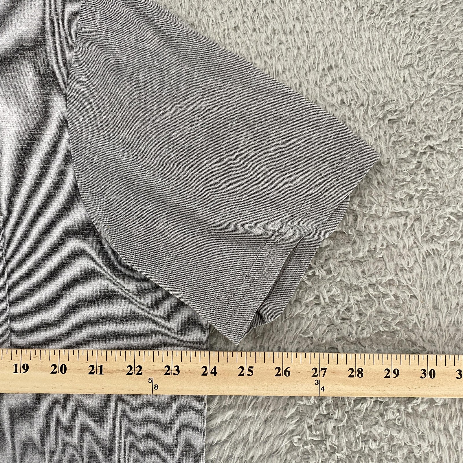 REI Hiking Shirt Mens Large Gray Pocket Lightweight Stretch Outdoor Tee