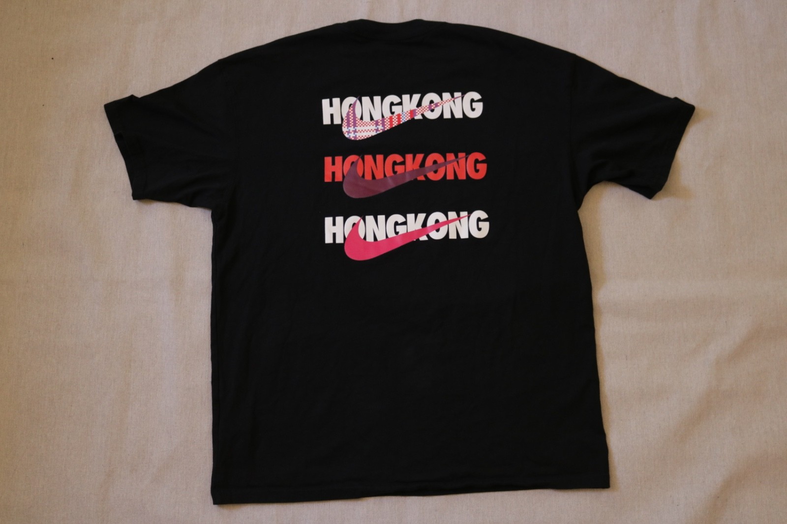 Nike The Nike Tee Hong Kong Loose Fit Graphic T-Shirt Mens Size L Black Swoosh