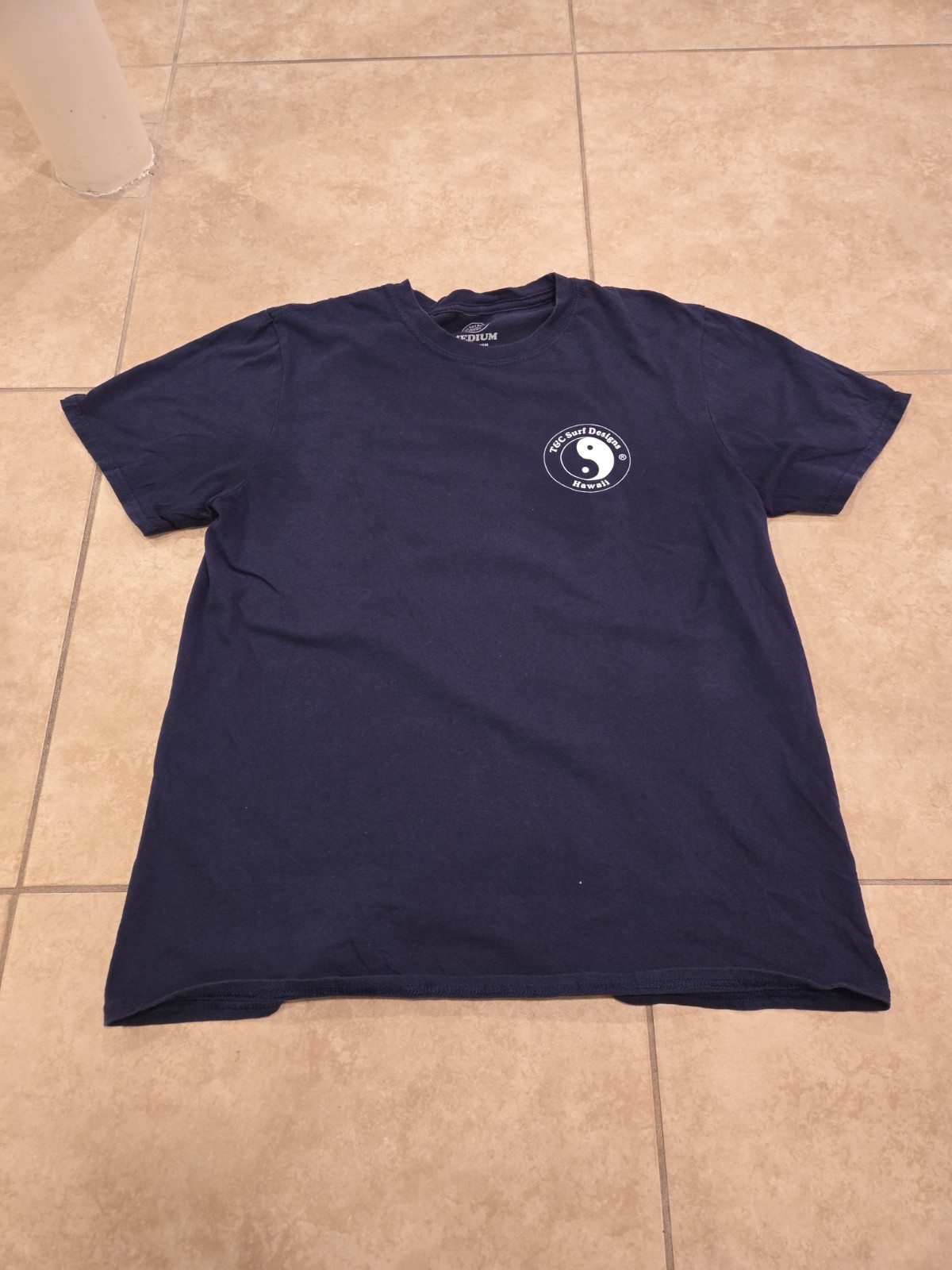 T&C Surf Designs Men’s Graphic Tee M Raised on Rice “Ahi Poke”