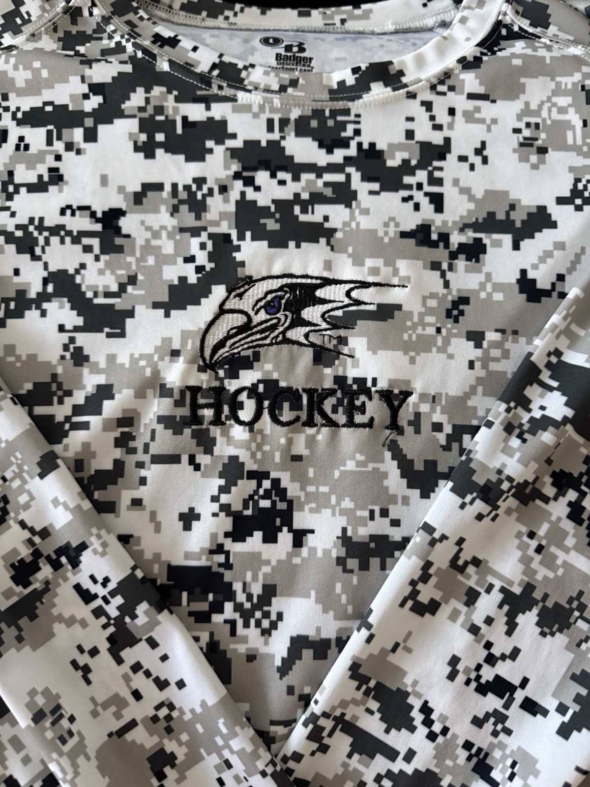 Niagara Men’s Hockey Camo Long Sleeve Large Shirt
