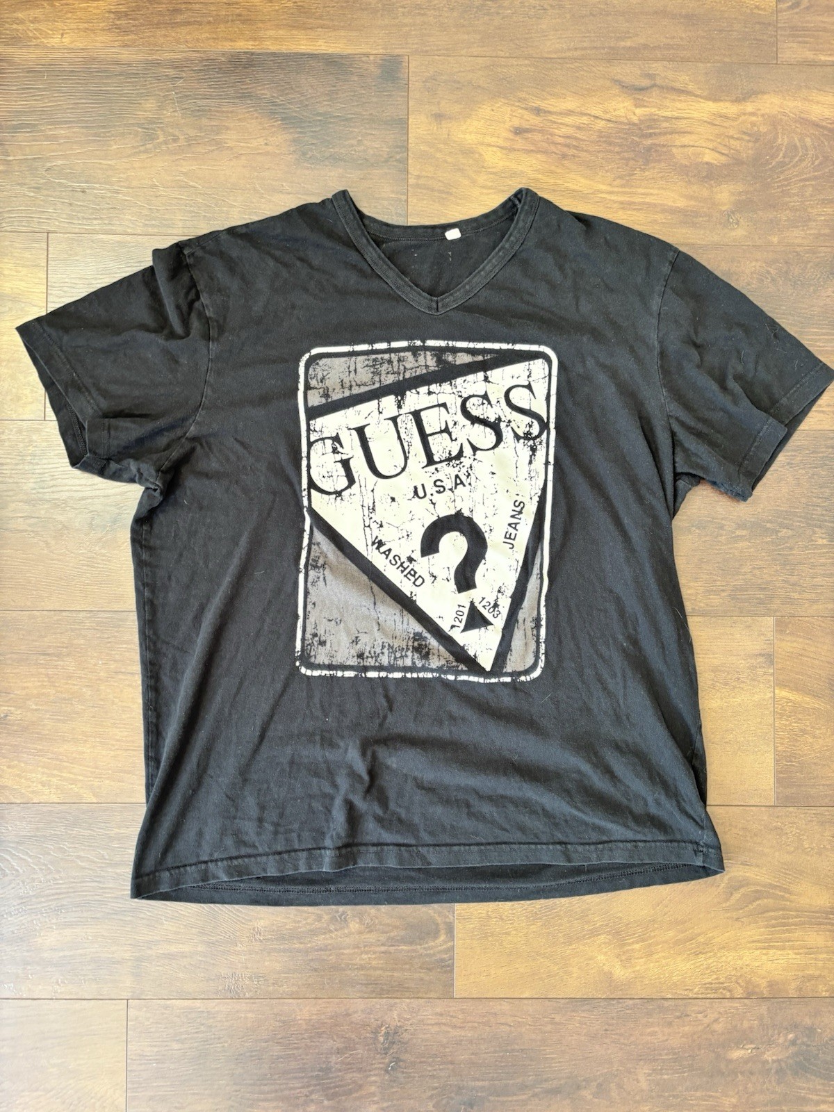 Guess Logo Graphic V-Neck T-Shirt Men’s XXL Black Washed Jeans 100% Cotton