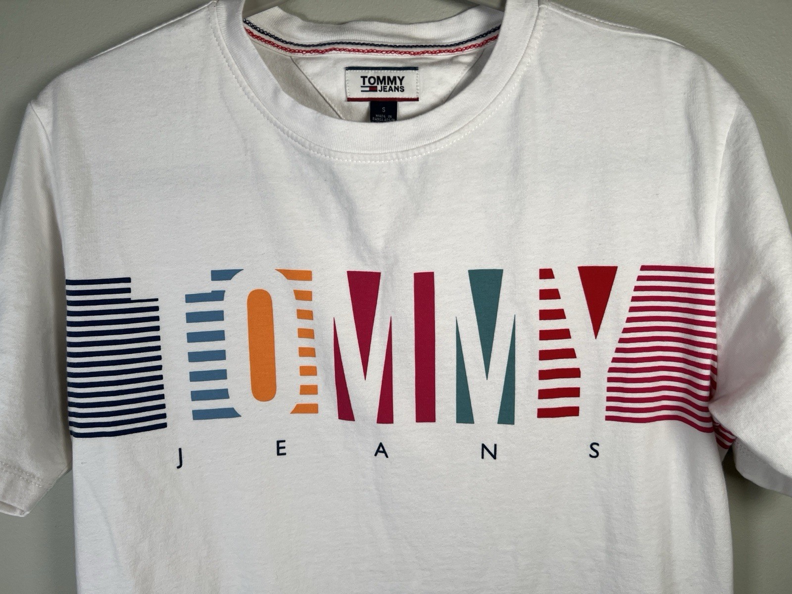 Tommy Hilfiger Men’s Size Small Flag Colorful Short Sleeve T-Shirt 100 Cotton S