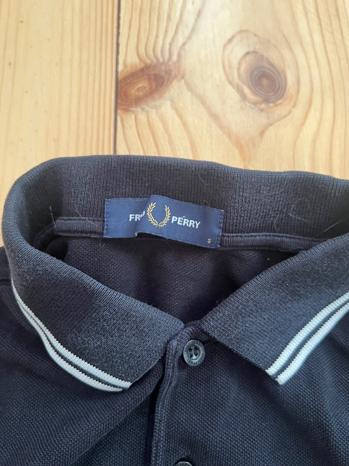 Fred Perry Henley Long Sleeve T-Shirt Buttons Men’s Size S Black 100% Cotton