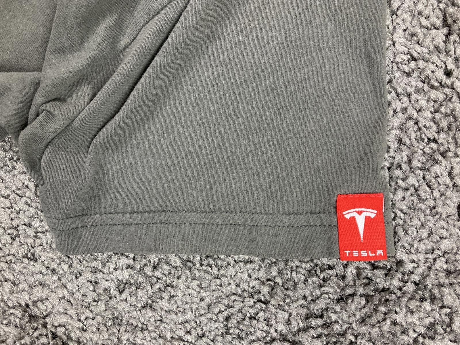 Tesla T-Shirt Vertical Logo Men’s Gray Employee Team Wear Sz XL