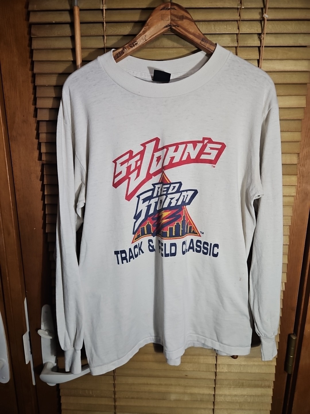 Vintage 90s St John’s Red Storm College Sports Tee T Shirt M L NYC New York City