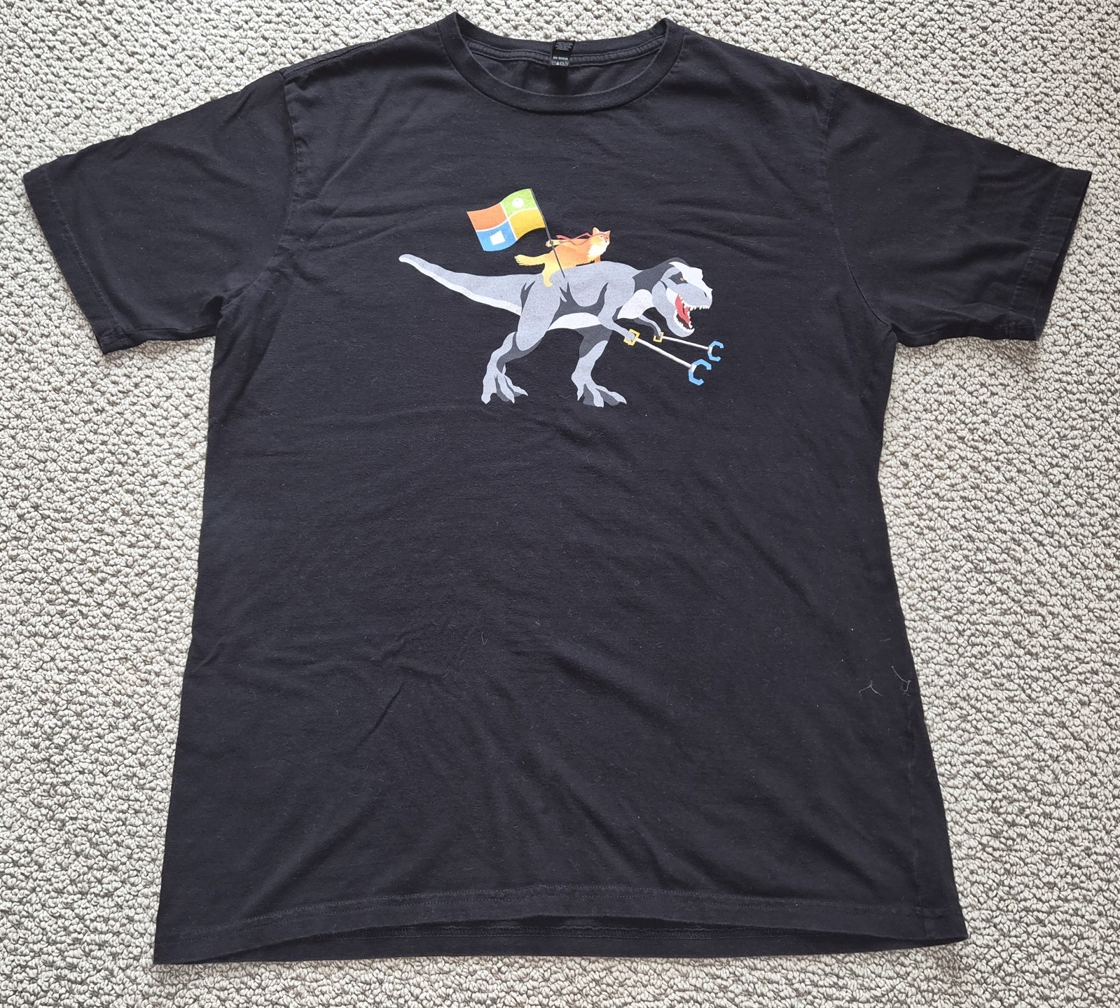 Windows Doja Cat riding T-Rex with grabber arms! Large t-shirt