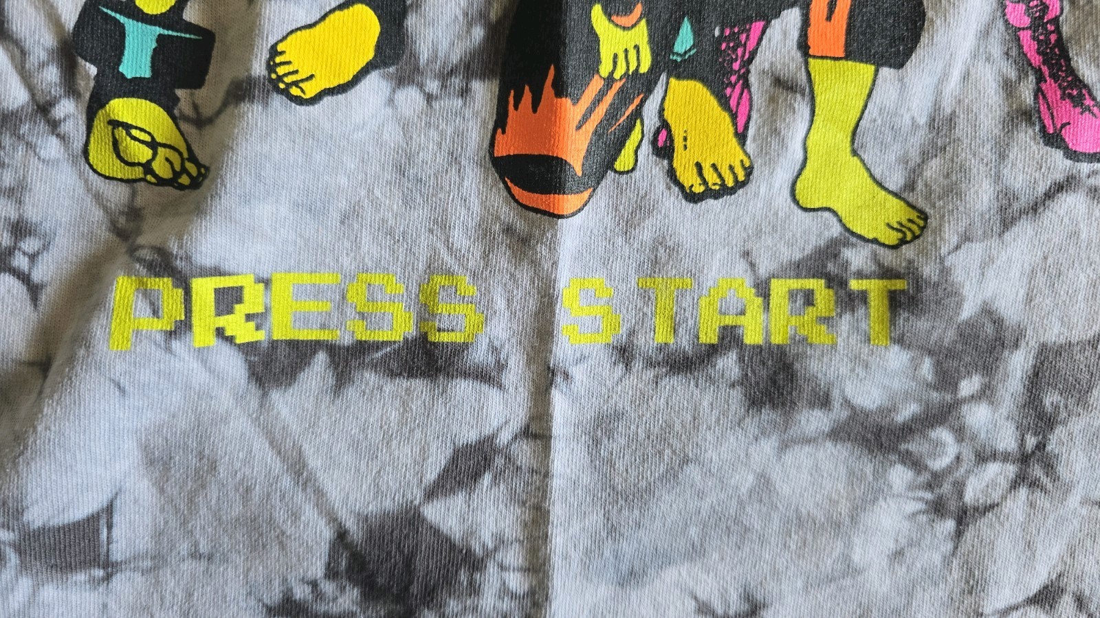 RARE CAPCOM Street Fighter II Press Start 8-Bit Neon Tie-Dye Tee – Size M