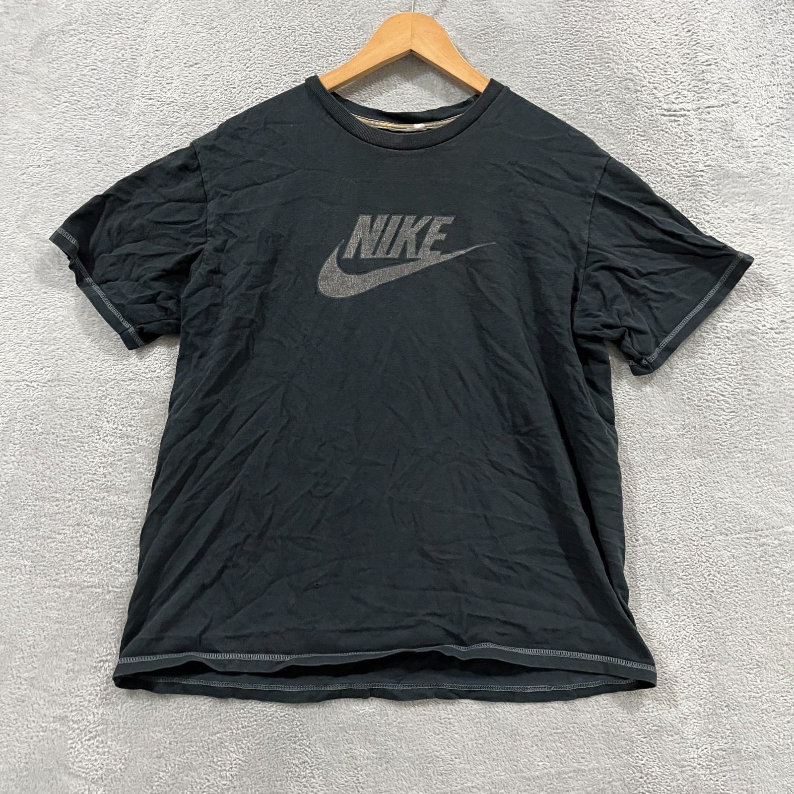 Nike T Shirt Mens Medium Black Bold Swoosh Logo Short Sleeve Crew Neck Pullover