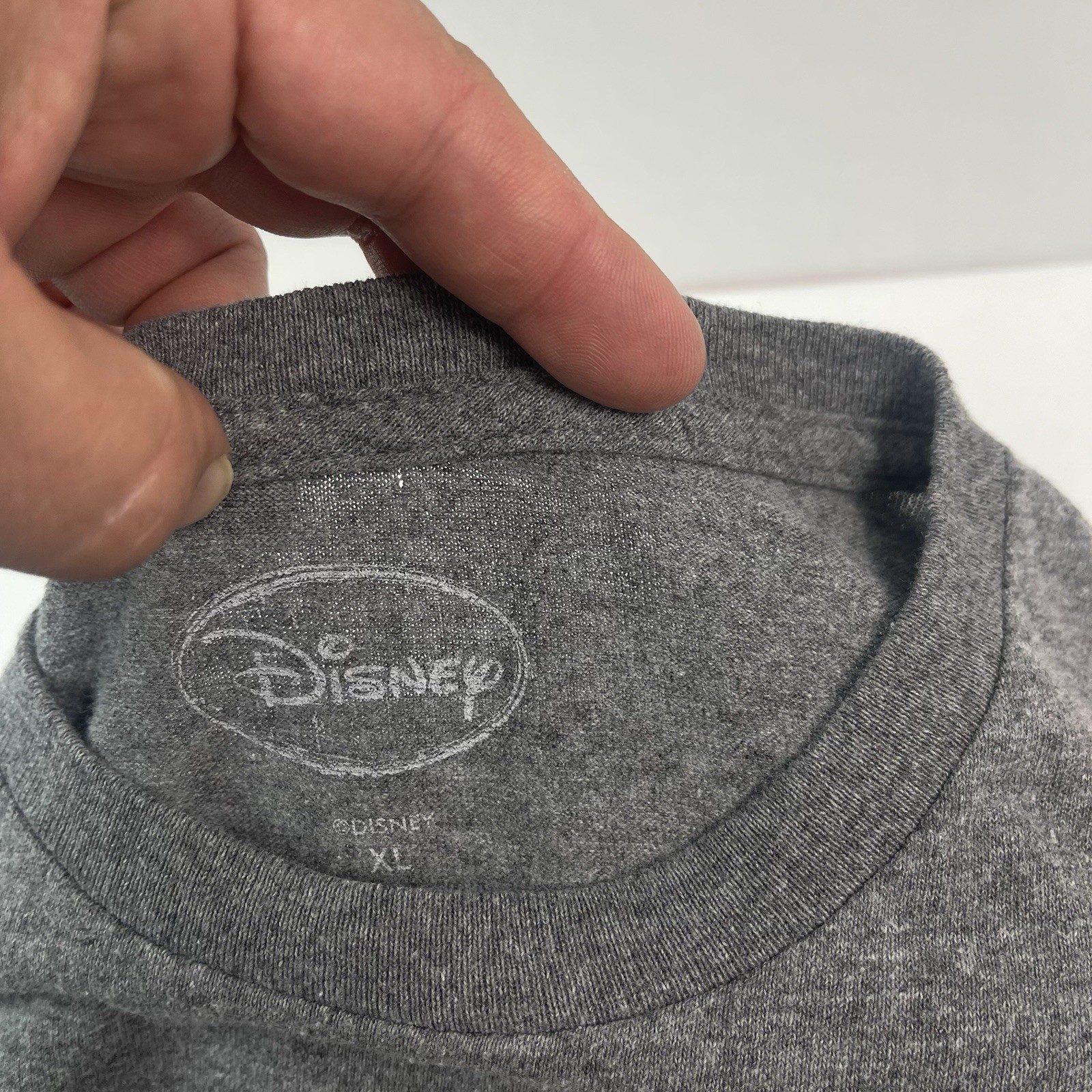 Disney The Little Mermaid Ariel Anchor Graphic Gray T-Shirt Men’s XL