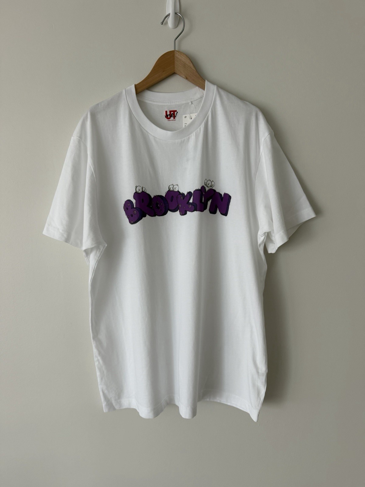 KAWS x Uniqlo Brooklyn Williamsburg Grand Opening Tee Purple White Unisex XL