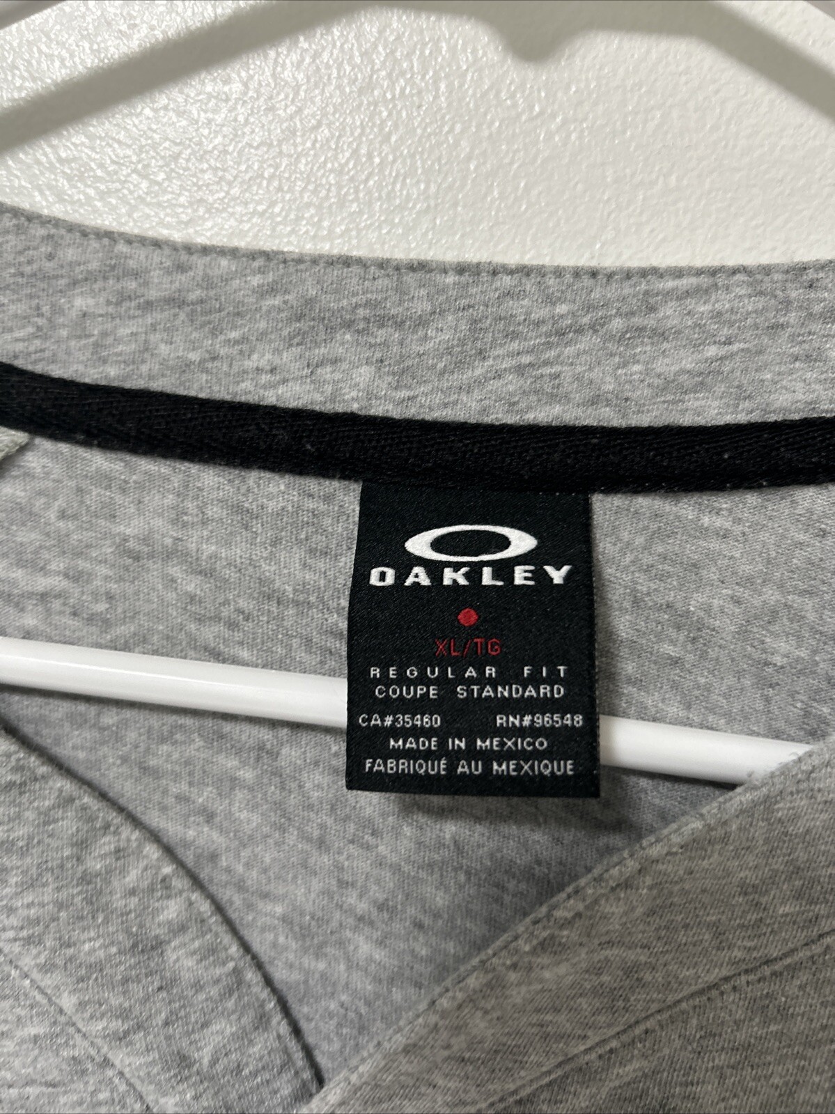 Oakley Henley Top Men Size XL Grey Long Sleeve Pull On