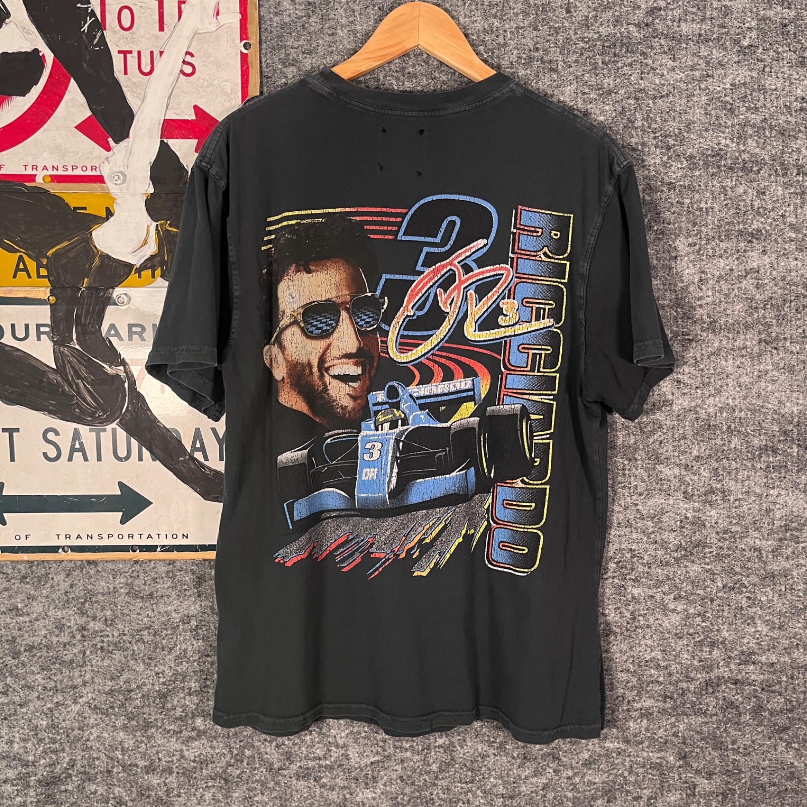 Daniel Ricciardo Formula 1 T Shirt Size Large Faded Black Vintage Style AOP Car