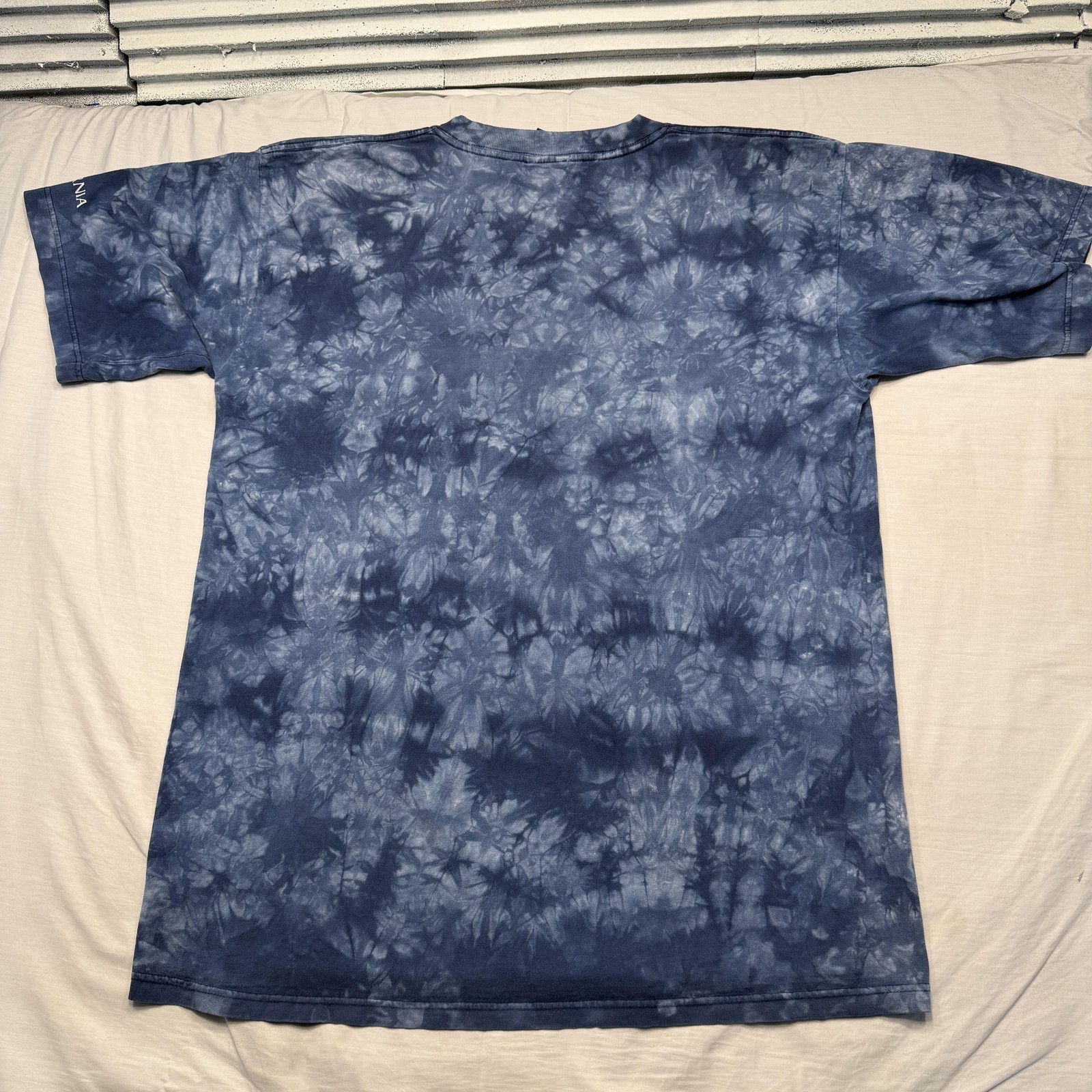 Vintage Polar Graphics Shirt Mens Large Blue Tie Dye Bald Eagle Graphic Wildlife