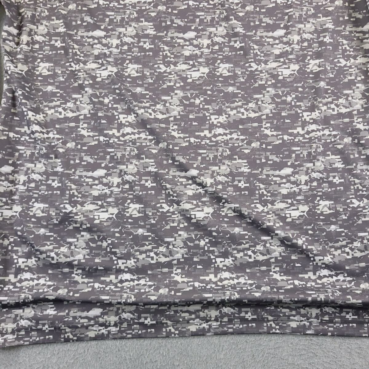 Columbia Shirt Mens Extra Large Gray Digital Camo Fish Print Moisture Wicking