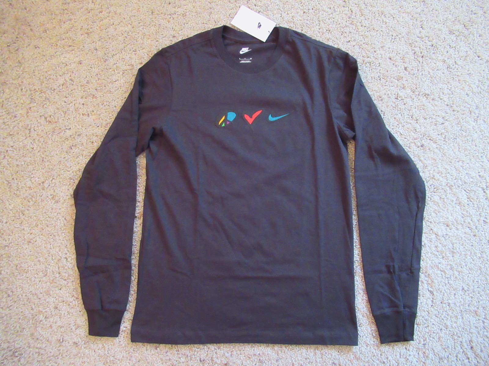 NIKE Peace, Love & Swoosh Long Sleeve T-Shirt Sz S Small Black NWT