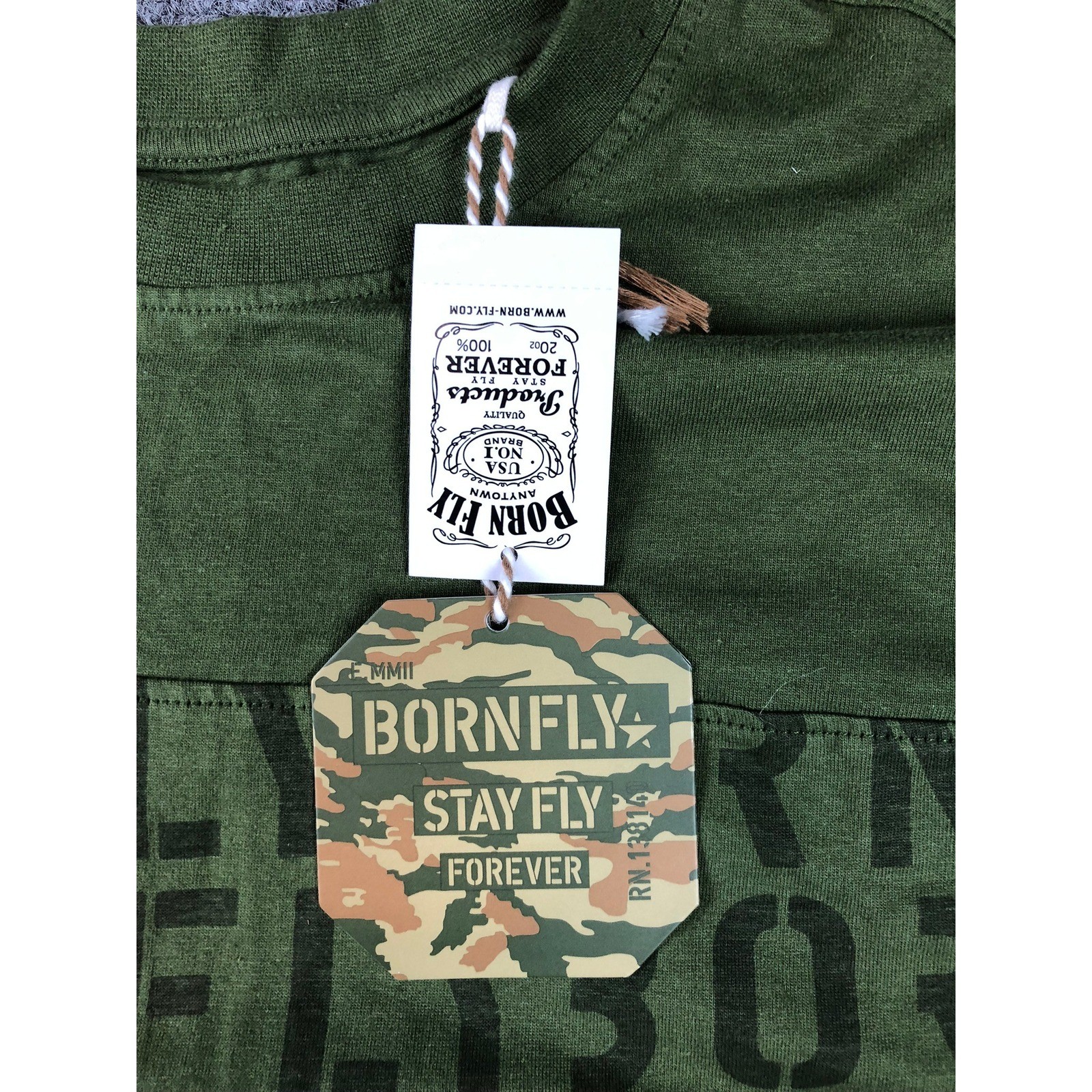 BORN FLY Olive Green Graphic Print Tee Shirt Mens Size Medium NEW NWT