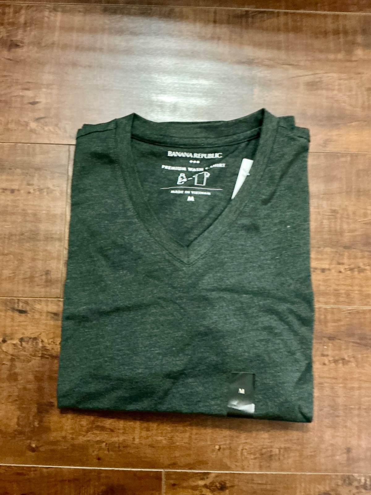 Banana Republic Men’s Short Sleeve V Neck Tee Vee Premium-Wash T-Shirt S M L XL