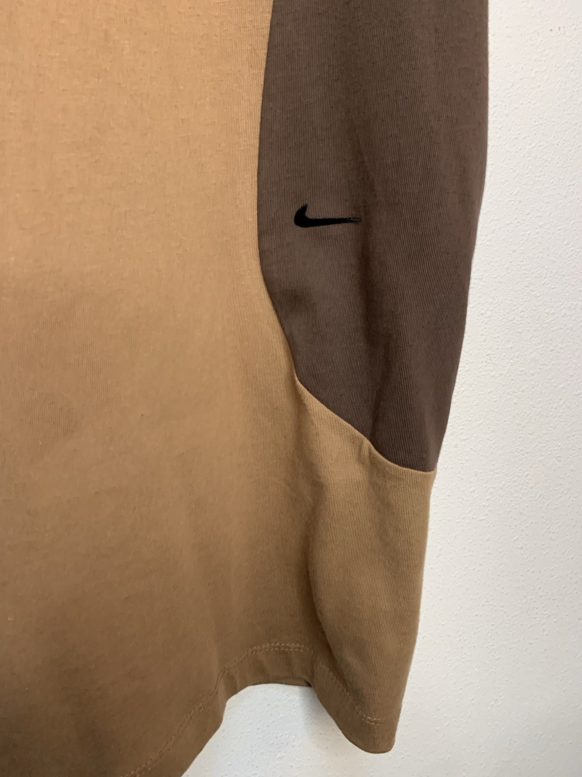 Nike The Nike Tee Men’s XL Brown/Tan Colorblock Logo Crew Neck Short Sleeve