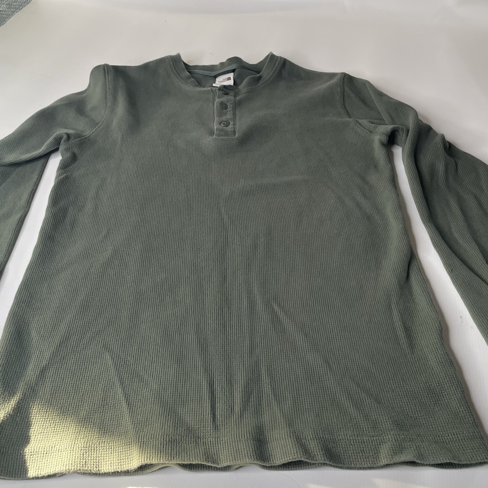 The North Face Men’s Green Solid Waffle Knit Henley Long Sleeve Tee Size S