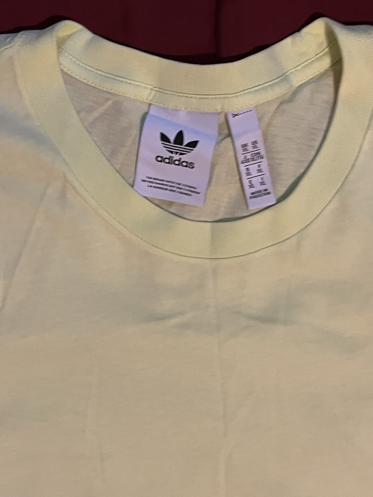 Mens Adidas Tshirt embroidered Trefoil Logo XL Yellow