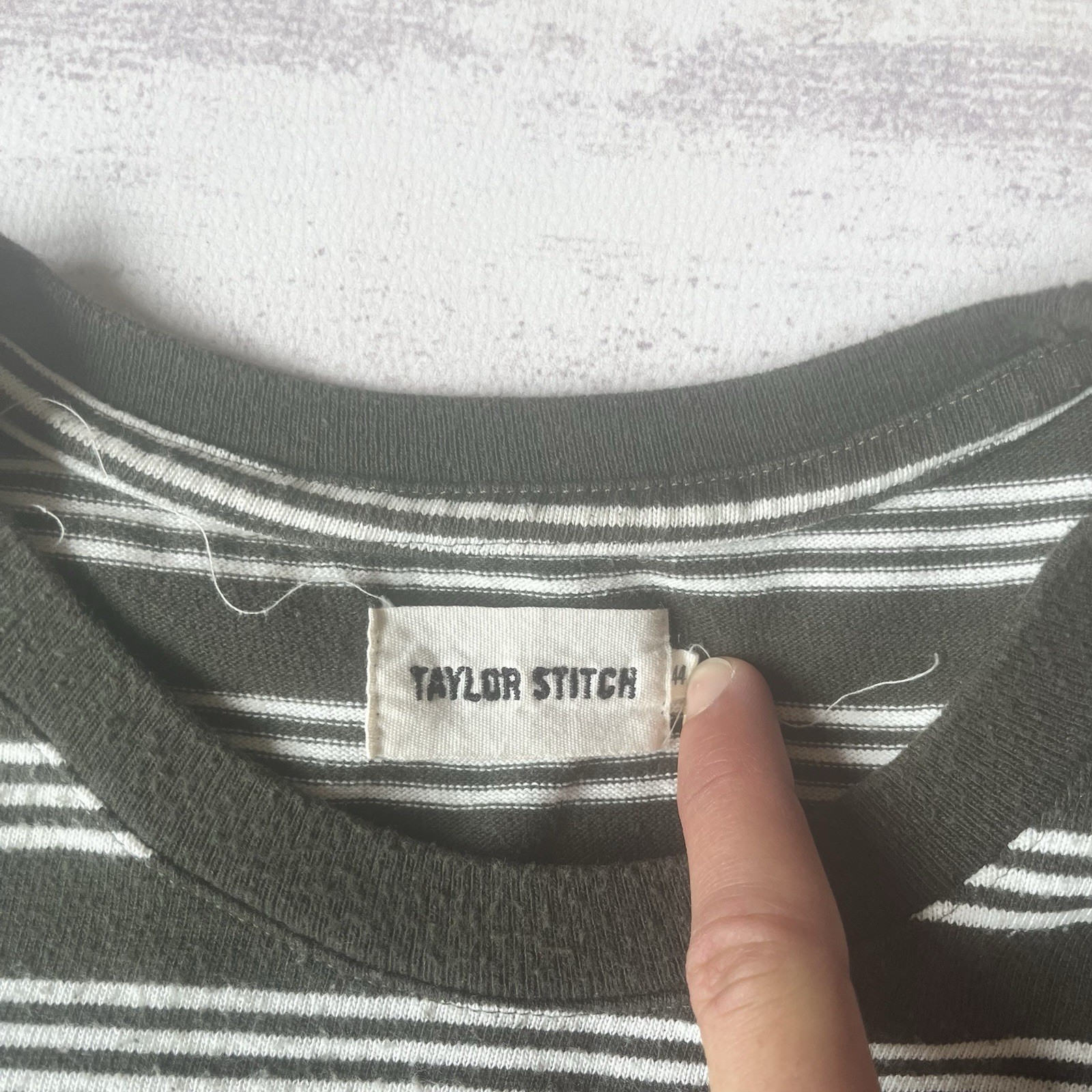 Taylor Stitch Pocket T Shirt Mens Size 44 Green White Stripe Cotton Crew Neck