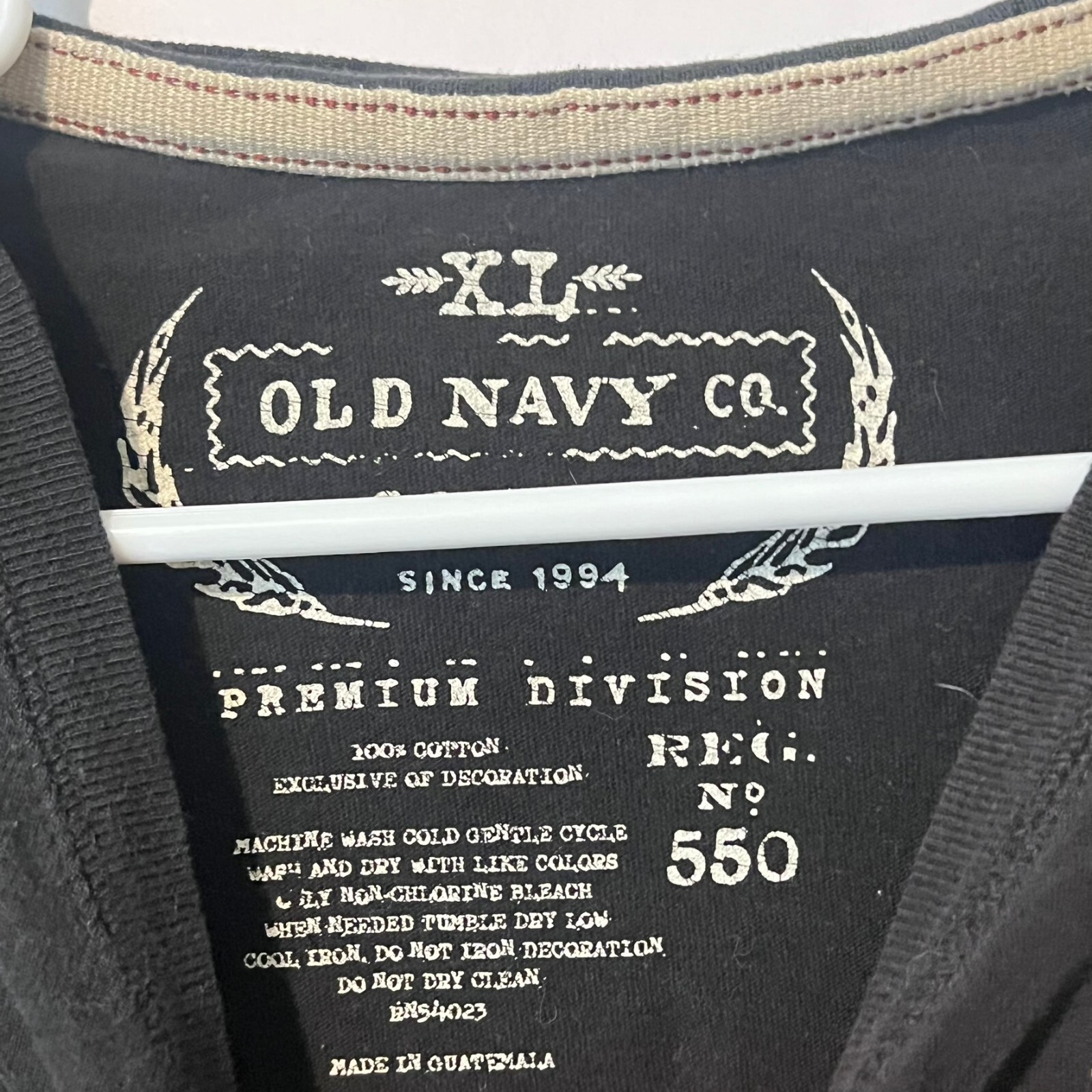 Old Navy Mens T-Shirt Size XL Black Faded Embossed American Heritage Co.