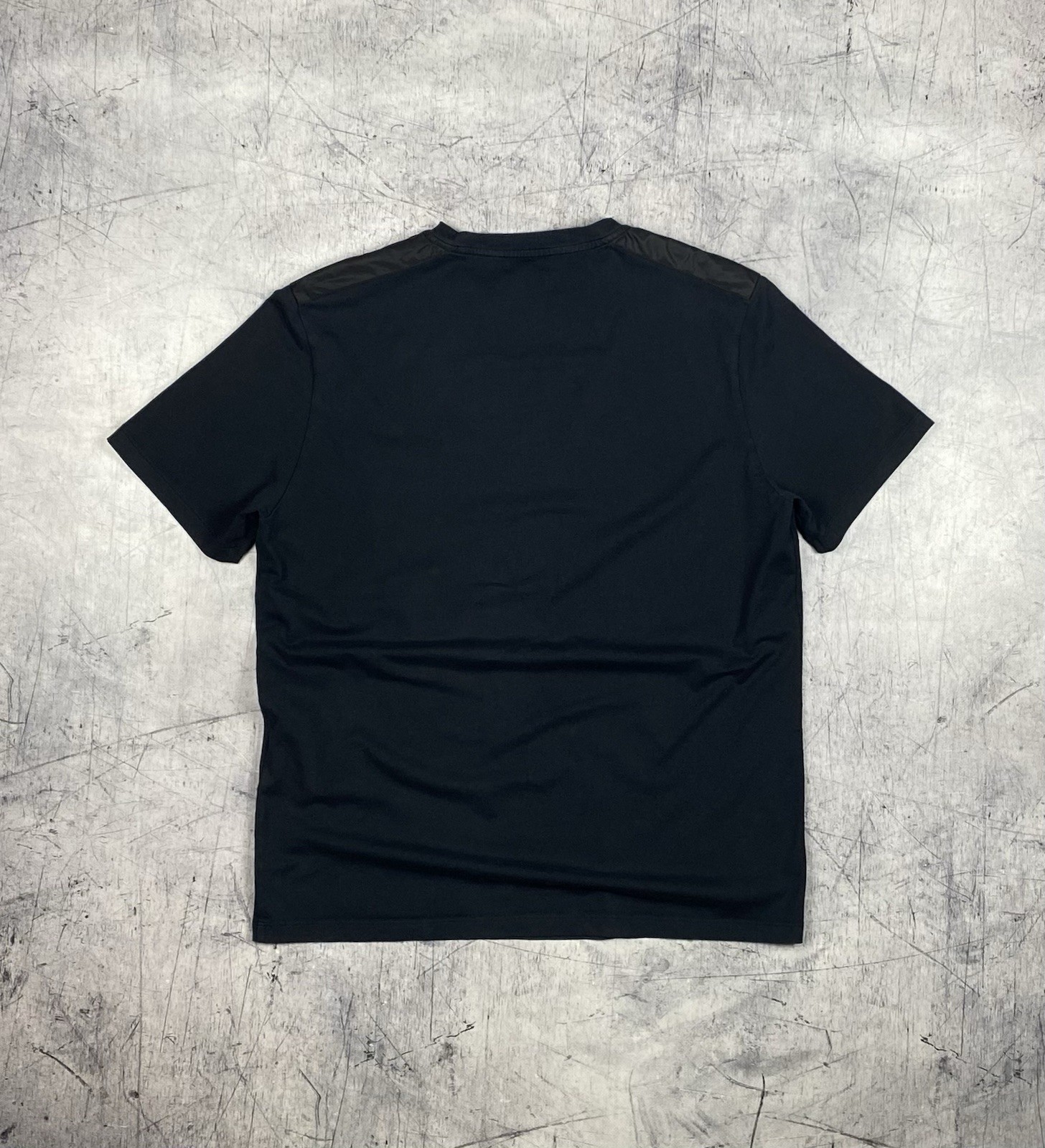Prada Dark Navy Pocket T-Shirt Nylon Pocket Shoulder Panels Mens Size L Red Tab