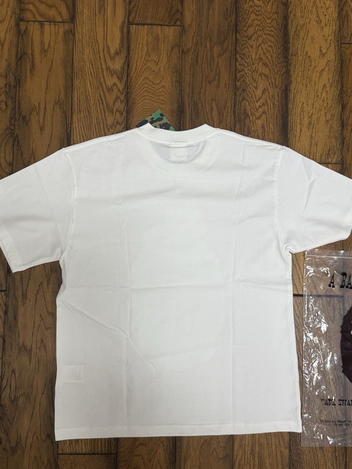 A Bathing Ape BAPE Men’s White Crew Neck Short Sleeve Graphic Logo T-Shirt (S)