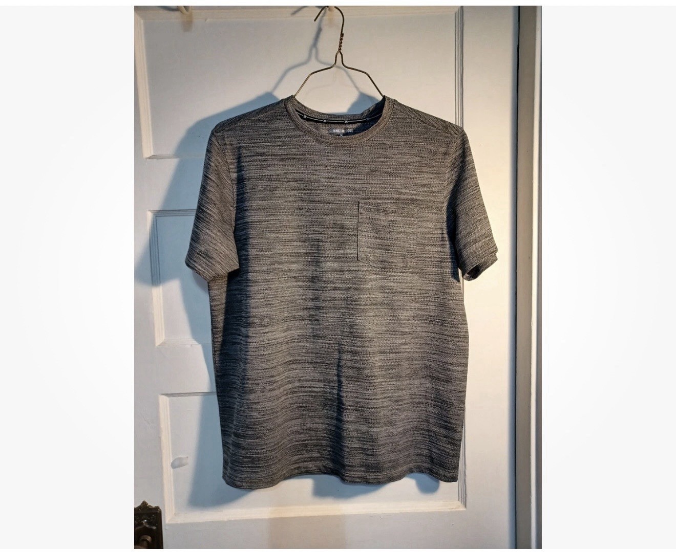 Kenneth Cole Active Front Pocket Gray Men’s Soft And Stretchy T-shirt Size Large