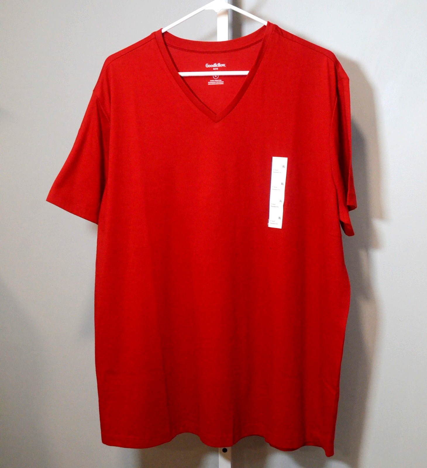 NWT Goodfellow & Co Mens Size XL Red V-Neck T-Shirt Short Sleeves Standard Fit