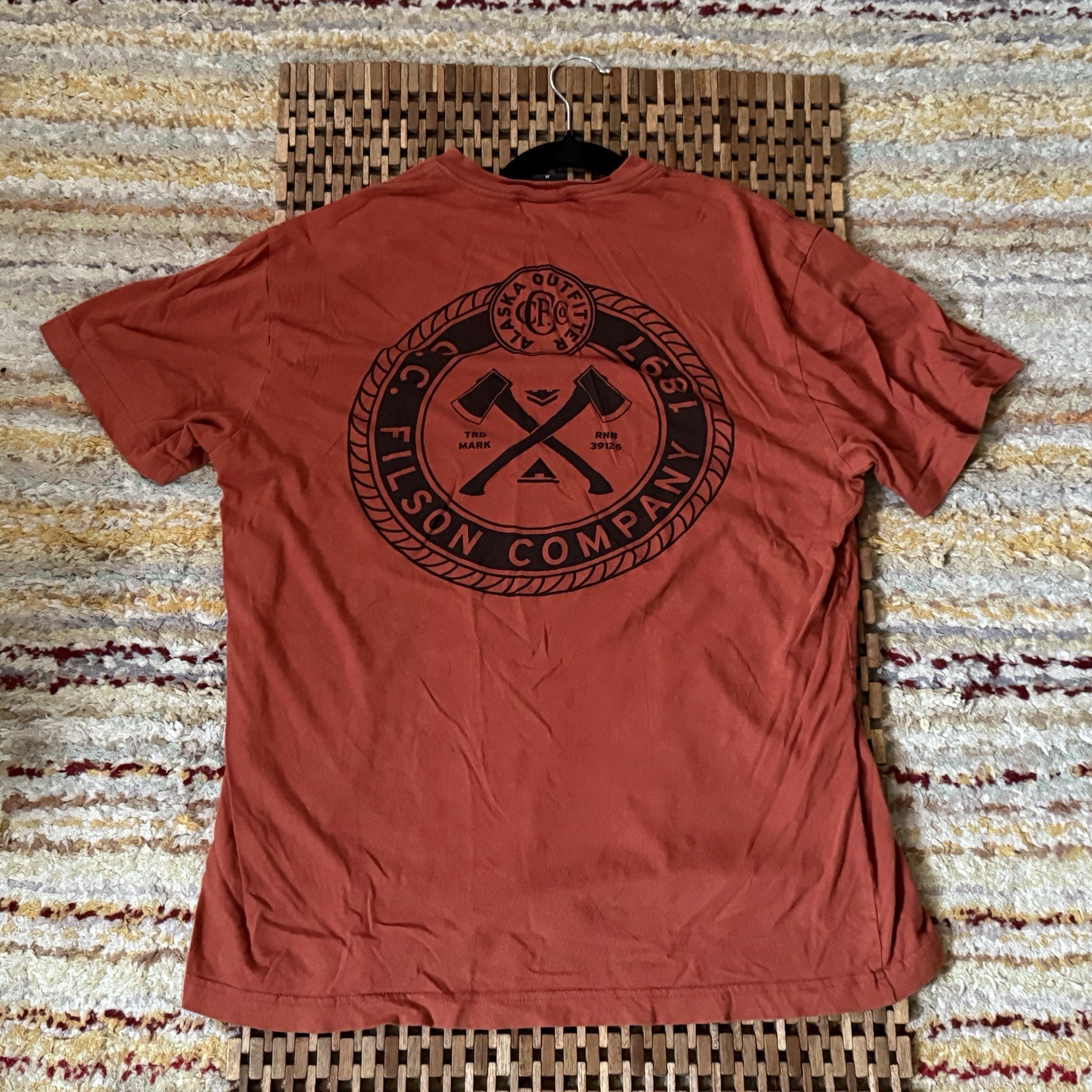 CC Filson Lumberjack Axe T Shirt Tee Crew Neck Rust Red Men’s Size Medium M