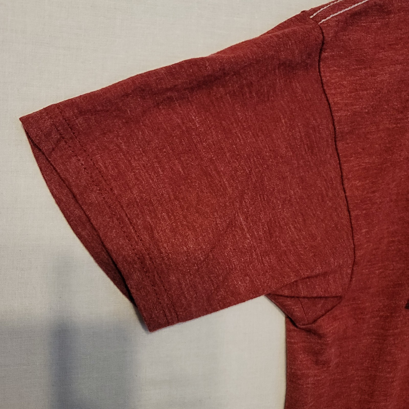 Billabong T-shirt M Wave Badge Logo Est 1973 Poly/Cotton/Rayon Brick Red V Good