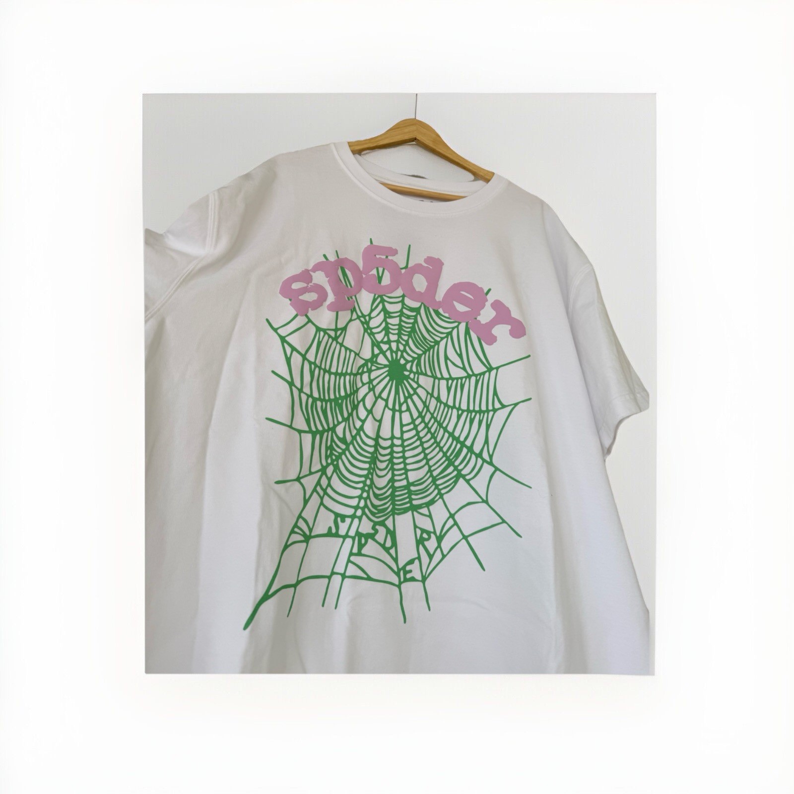OG Web Sp5der Size 2XL White Graphic Short Sleeve Shirt PINK AND GREEN NEW