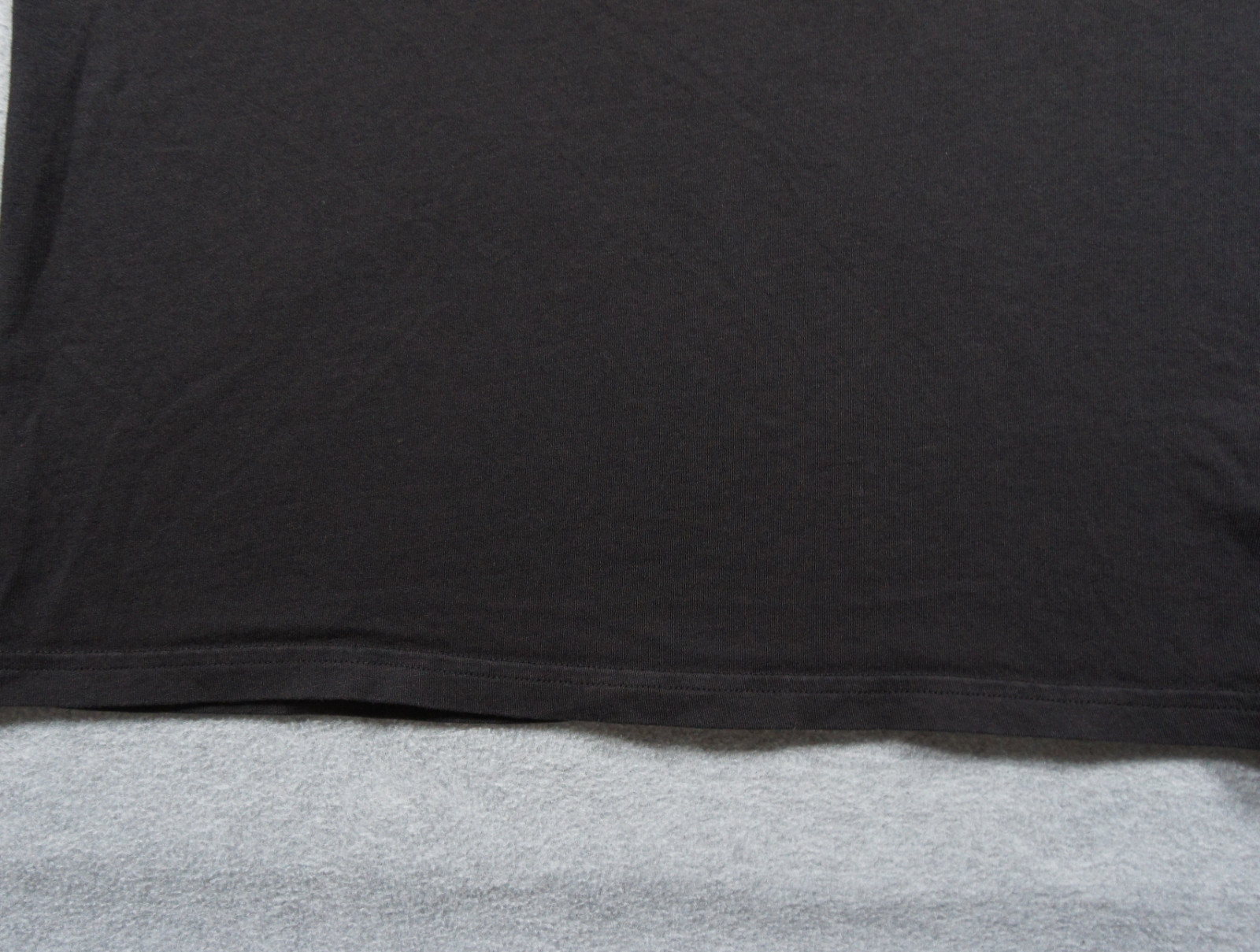 Quince Shirt Mens Medium Black Vneck Tee Short Sleeve Preppy Casual Adult