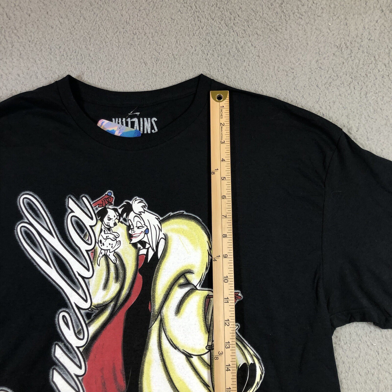 Disney Villains T shirt mens L Black Cruella De Vil 101 Dalmatians