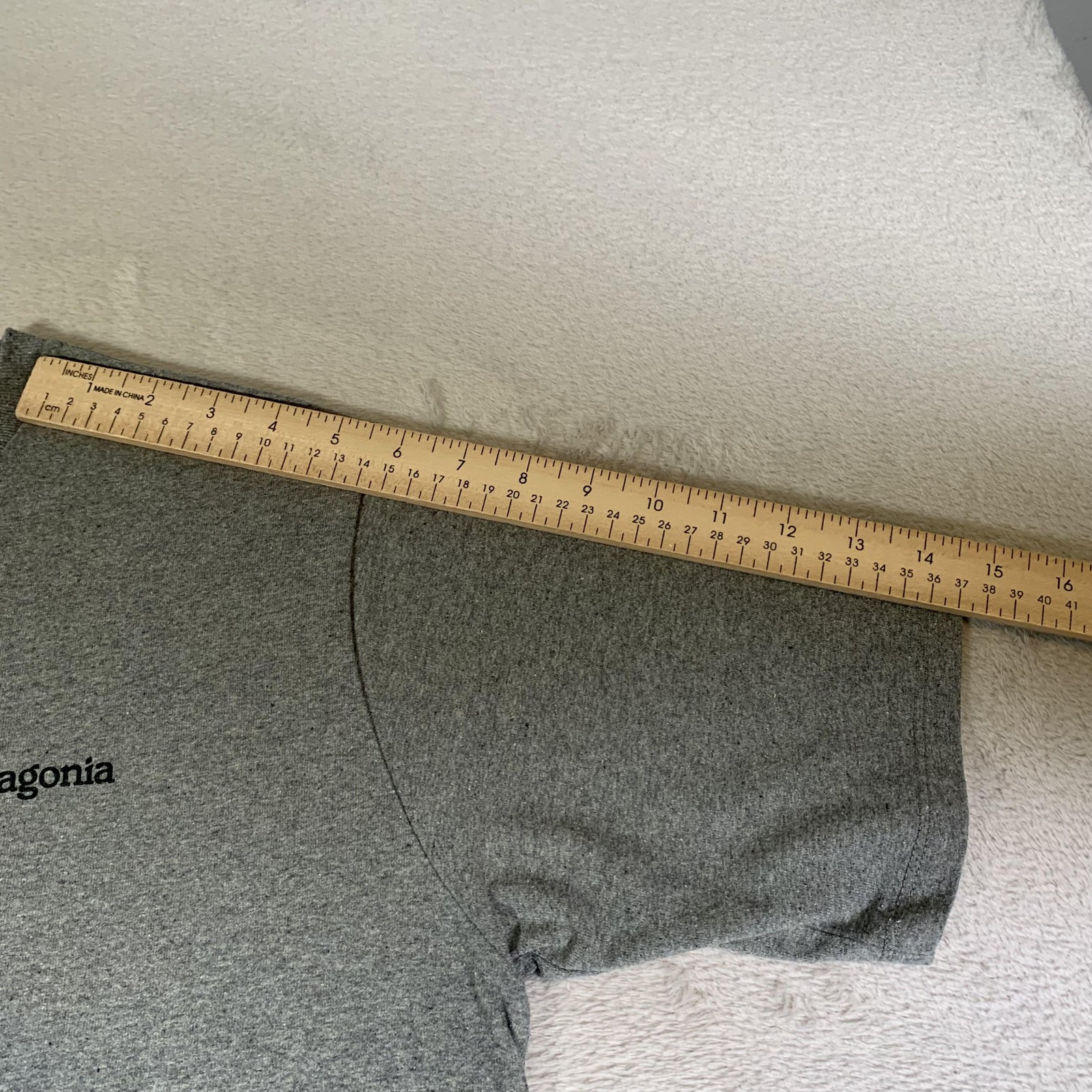Patagonia Shirt Mens Medium Gray Responsibili-Tee P-6 Logo Mountain Short Sleeve