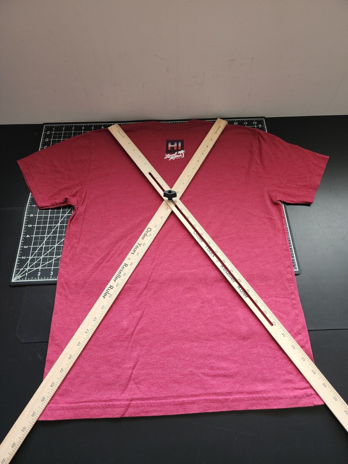 Local Motion HI men’s size M medium red t-shirt hawaiian flag logo graphic