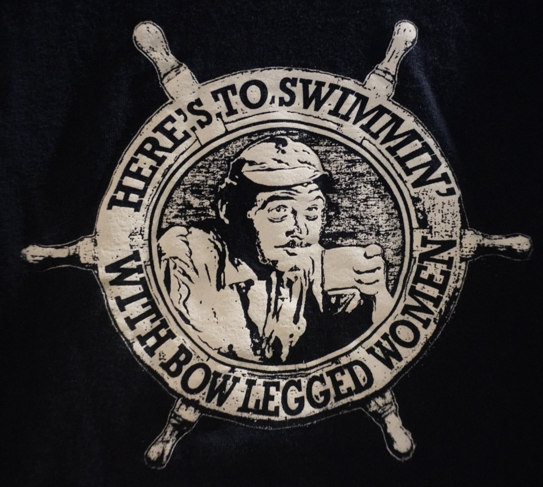 Jaws Quint “Here’s to Swimmin’ With Bow Legged Women” Men’s XL T-Shirt NWOT