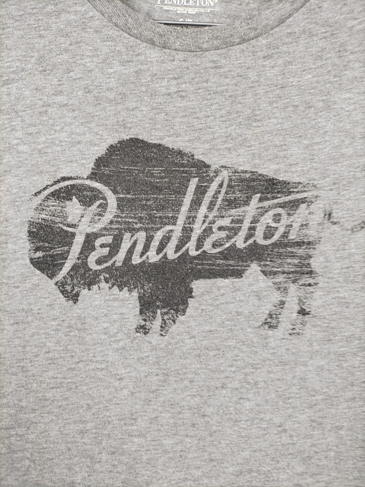 Pendleton Shirt Mens Small Gray Buffalo Bison Graphic Tee Soft Casual Outdoors