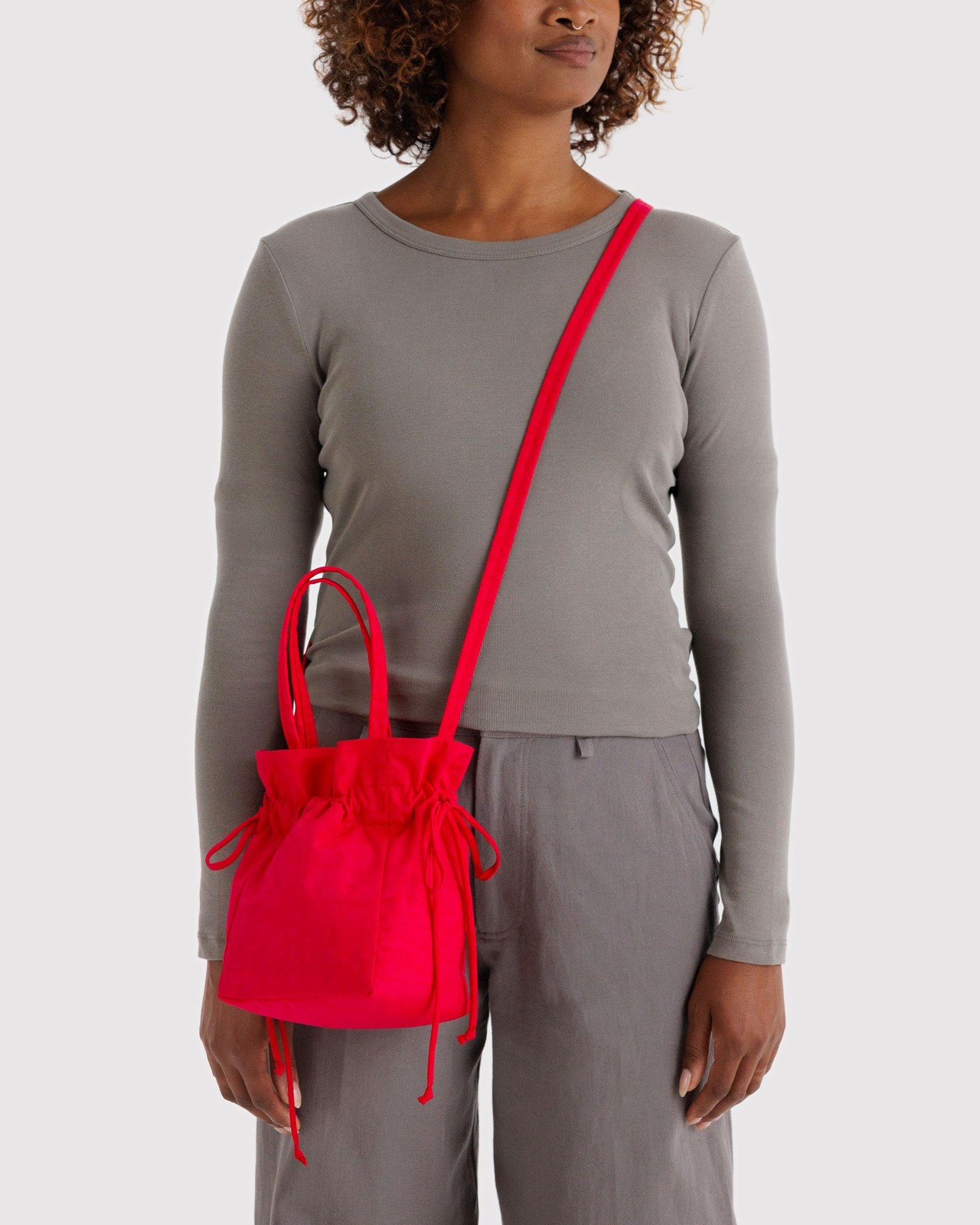 BAGGU Nylon Drawstring Bag – Candy Apple