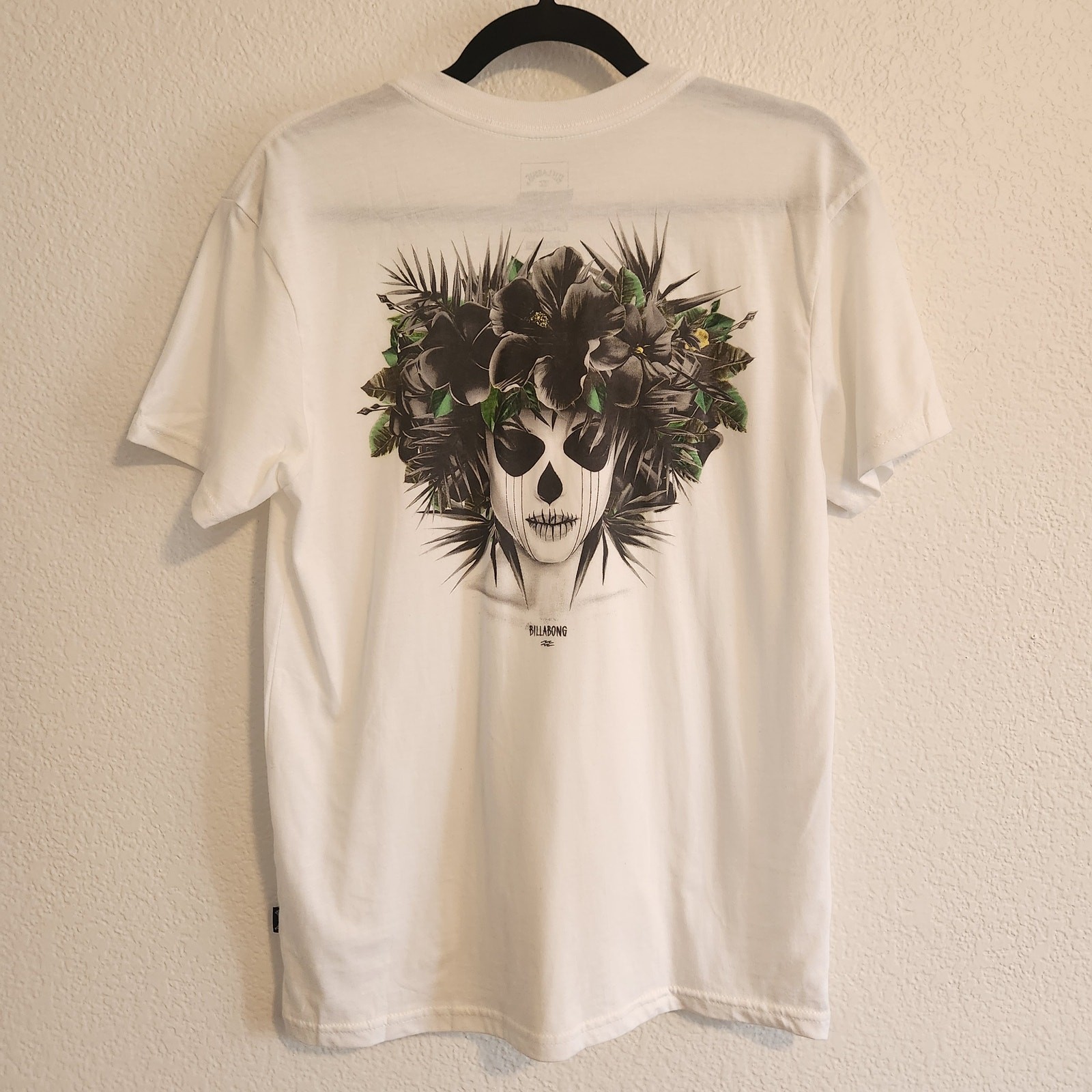 Billabong Men’s Size X-Small Black/White Flower Crown Skull T-shirt New