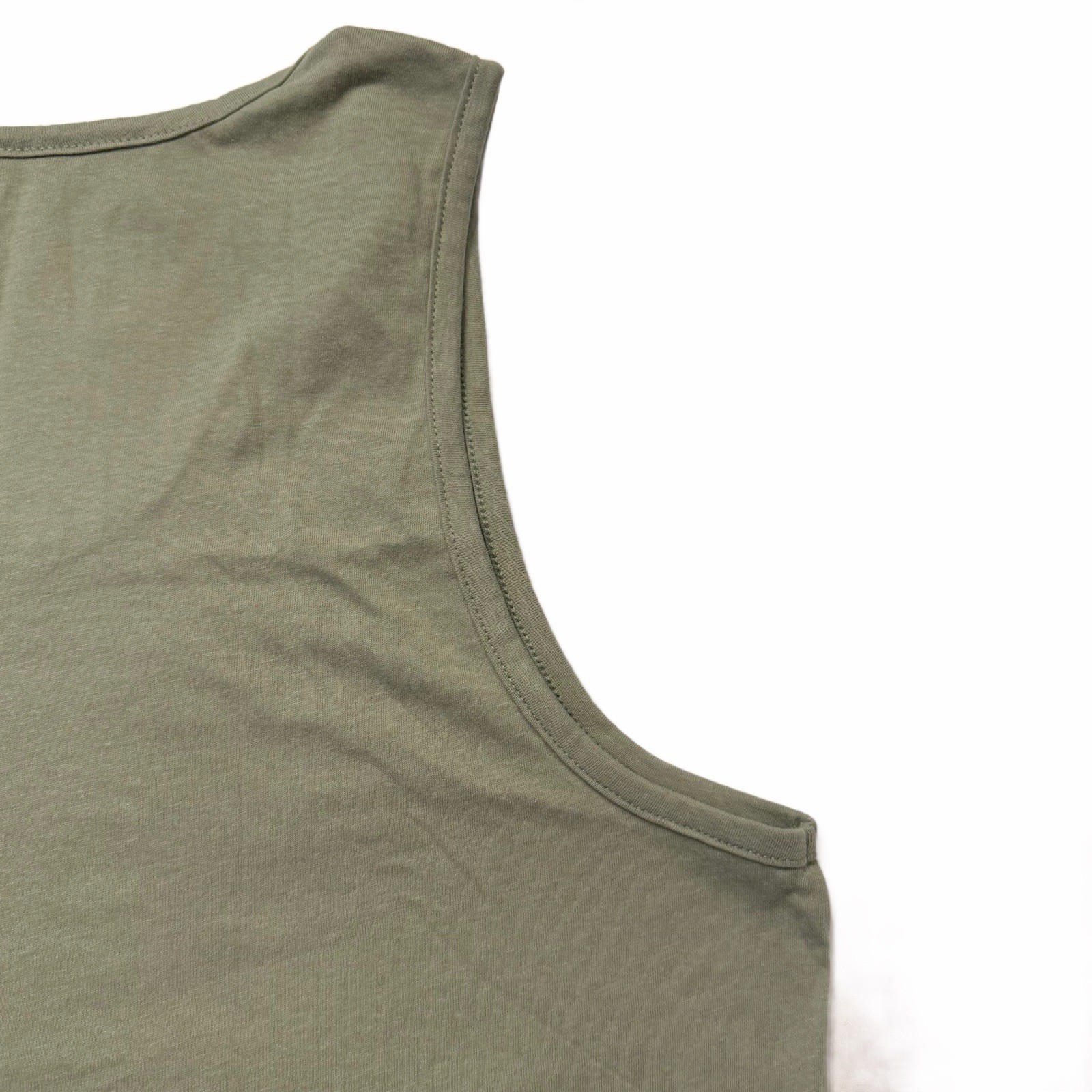 Men’s Tank Top Size Medium Scoop Neck Wide Strap Green NWT