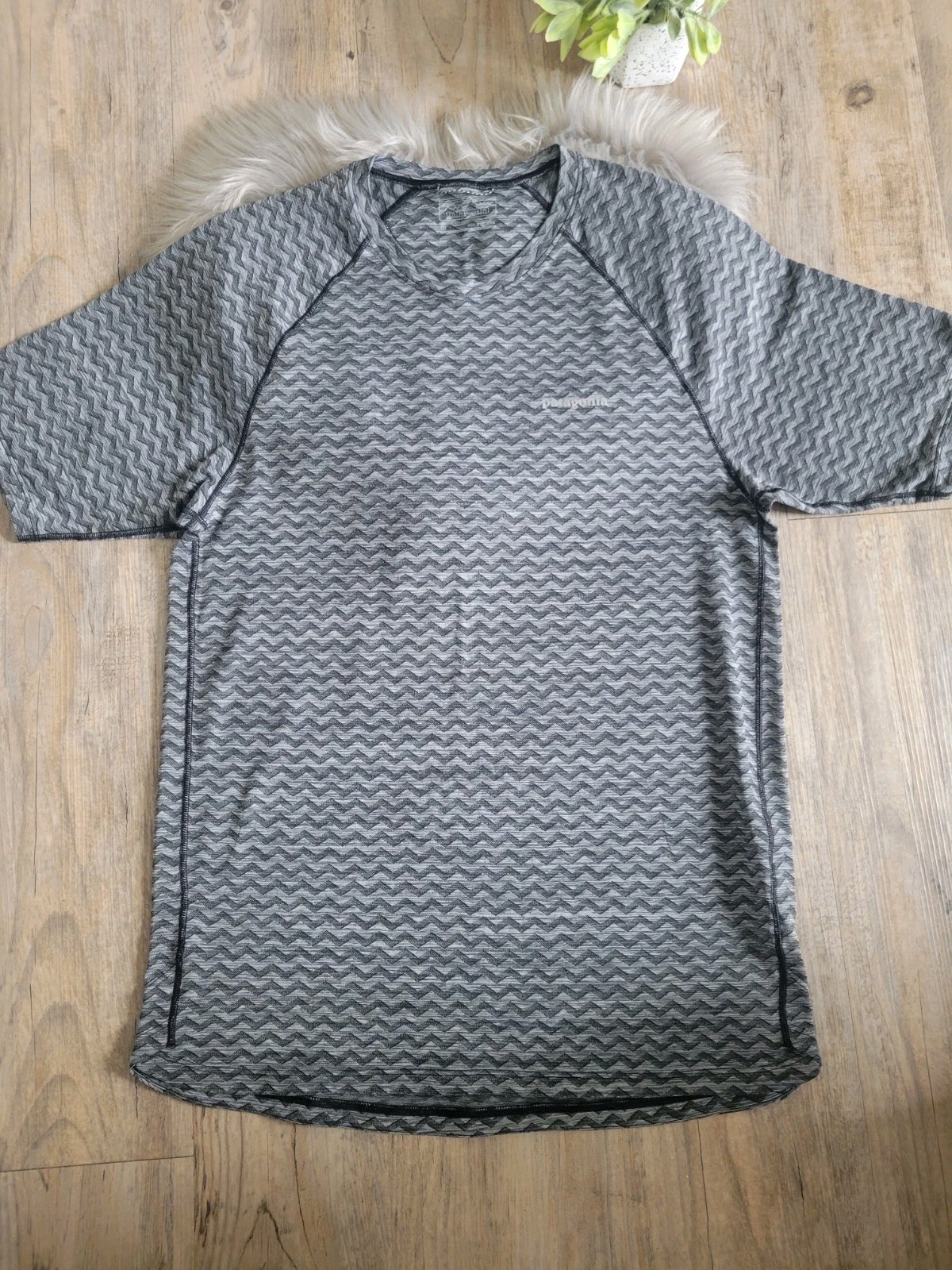 Patagonia Ridge Flow Shirt Men’s Small Gray Running/Trail Breathable Quick Dry