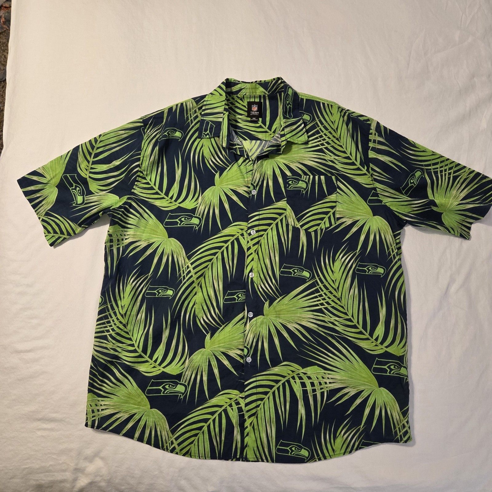 Seattle Seahawks Hawaiian Shirt Mens 3XL NFL Team Apparel Button Up Green