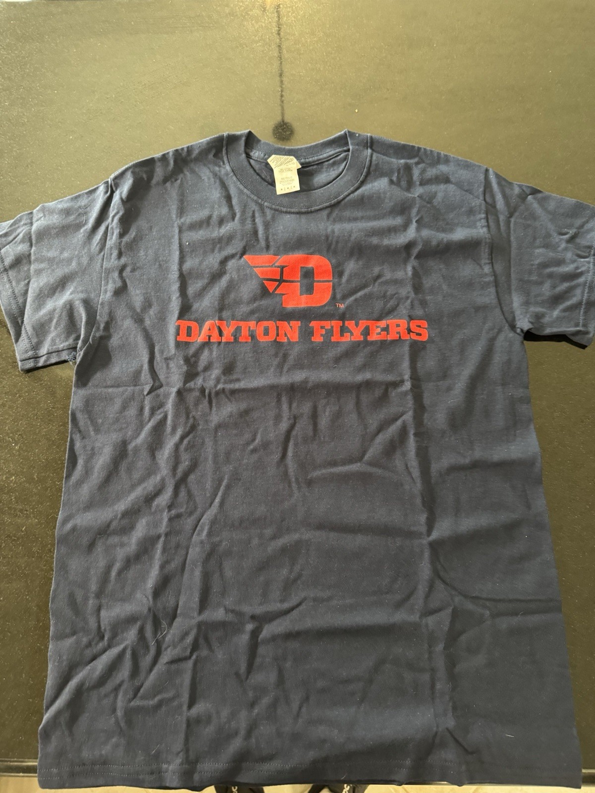 Golden Brand Navy Blue Dayton Flyers Red Logo Sports T-Shirt NCAA Basketball Med